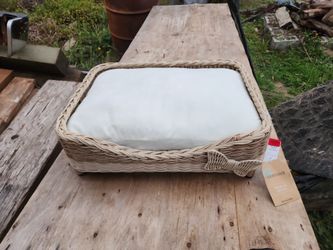 Pet bed NWT
