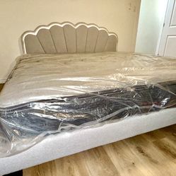 New King Size Bed Frame + King Hybrid Mattress