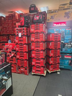 NEW SHIPMENT OF MILWAUKEE PACKOUTS