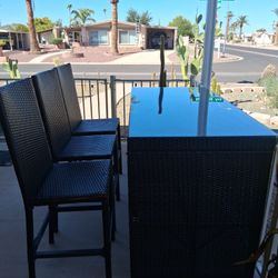 3 Bar Stools With Bar