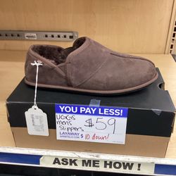 Men’s Ugg Slippers Size 9 