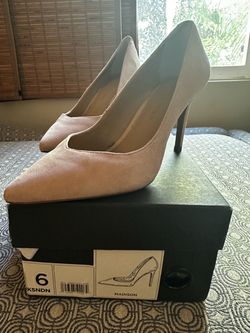 Madison Nude Suede Pointed-Toe Pumps Size 6
