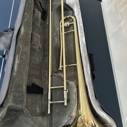 Trombone Eestar Model With Solid Case $399
