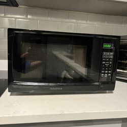 Black Microwave - Basically New 