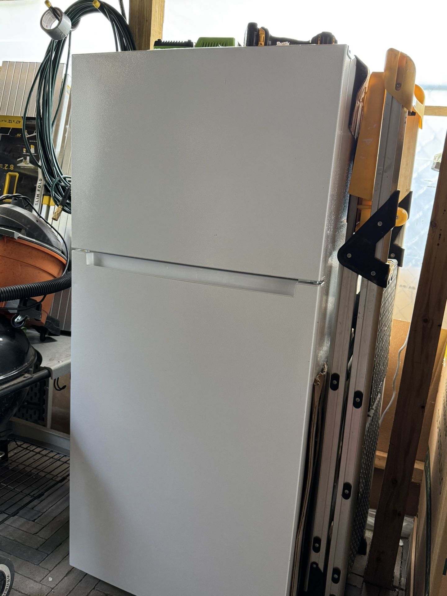 FRIDGE 