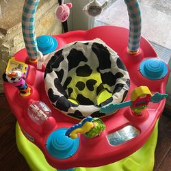 Evenflo Exersaucer Moovin & Groovin