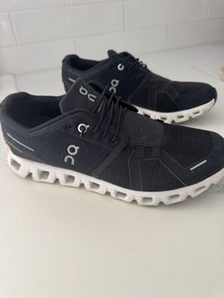 ON Running Shoe women size 9 slim only $39