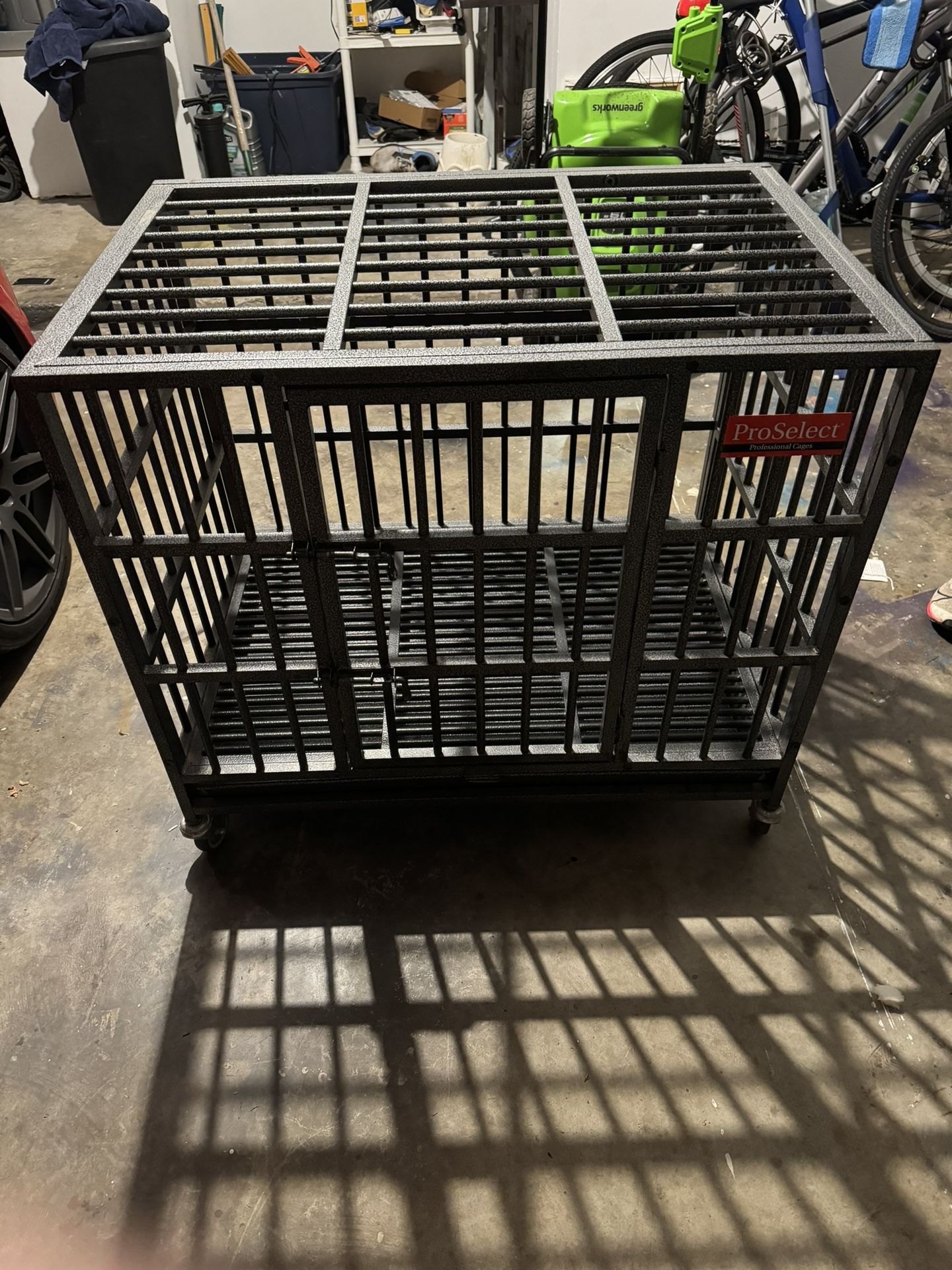 Heavy Duty Dog kennel/ Crate