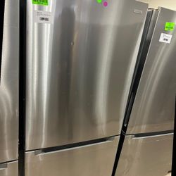 Vissani MDBF18SS 18.7 cu. ft. Bottom Freezer Refrigerator