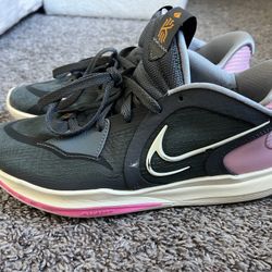 Nike Kyrie Low V Size 10 Men’s $60