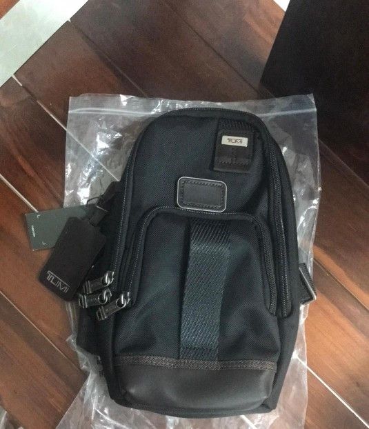 Tumi Sling Bag In Black