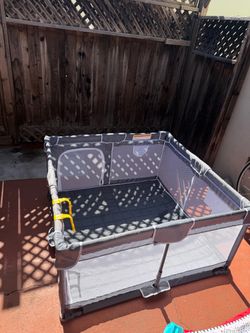 Baby playpen