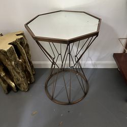 gold mirrored side table. (price is firm)