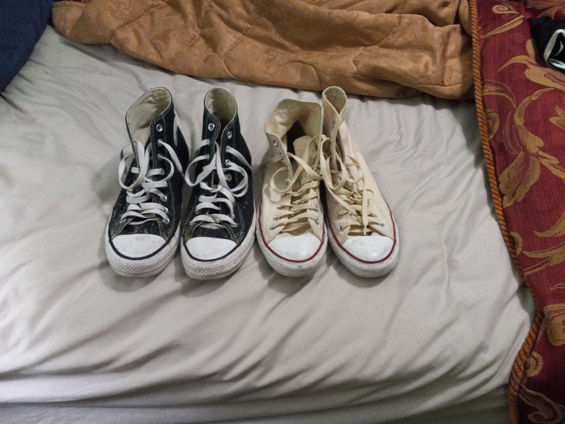2 Men      Converse Shoes Size 9 