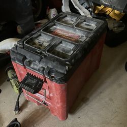 Milwaukee Small Pack out 