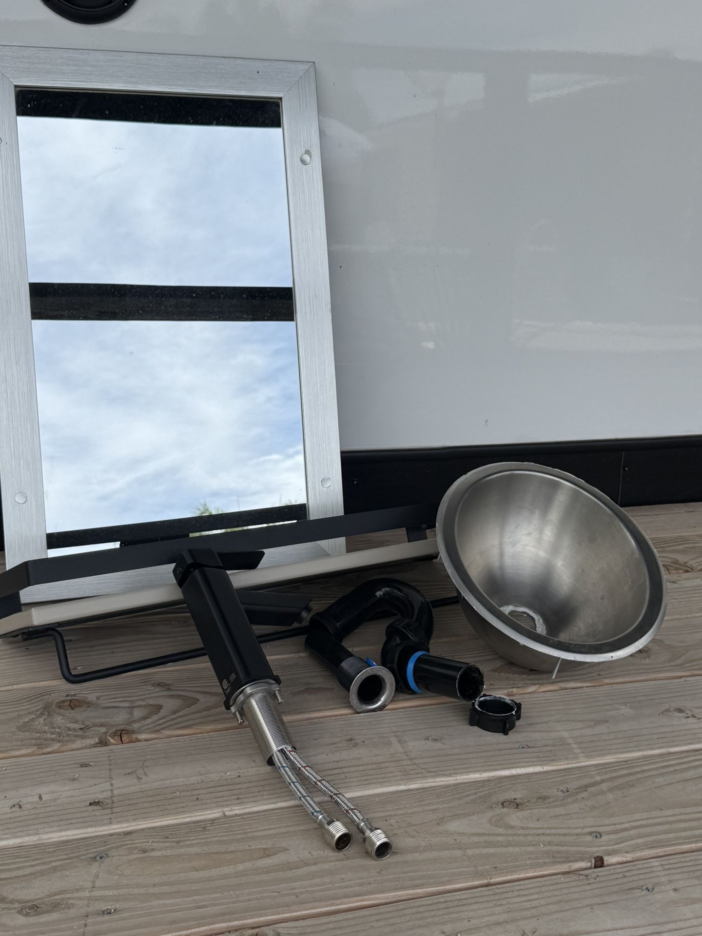RV BATHROOM ACCESORIES