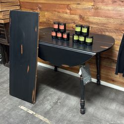 Dining Table - Vintage Farmhouse With Leaf And Butterfly Ends 