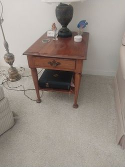 Very nice little end table