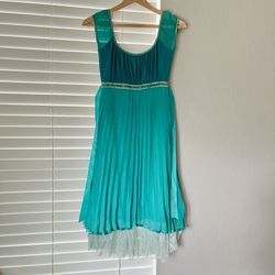 Women's Sleeveless Dress Green Size M Pullover 100% Polyester