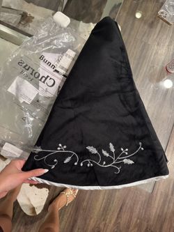 XL BLACK SILVER CHRISTMAS SKIRT NEW NEVER USED