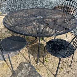 Metal Table And Chairs 