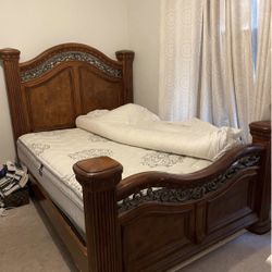 Queen Bed/ Box Spring 