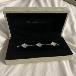 Vintage Alhambra white gold bracelet
