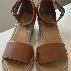 Tommy Bahama Mini Mayla Cognac Back Strap Velcro Raffia Wedge Heeled Sandals *Like new