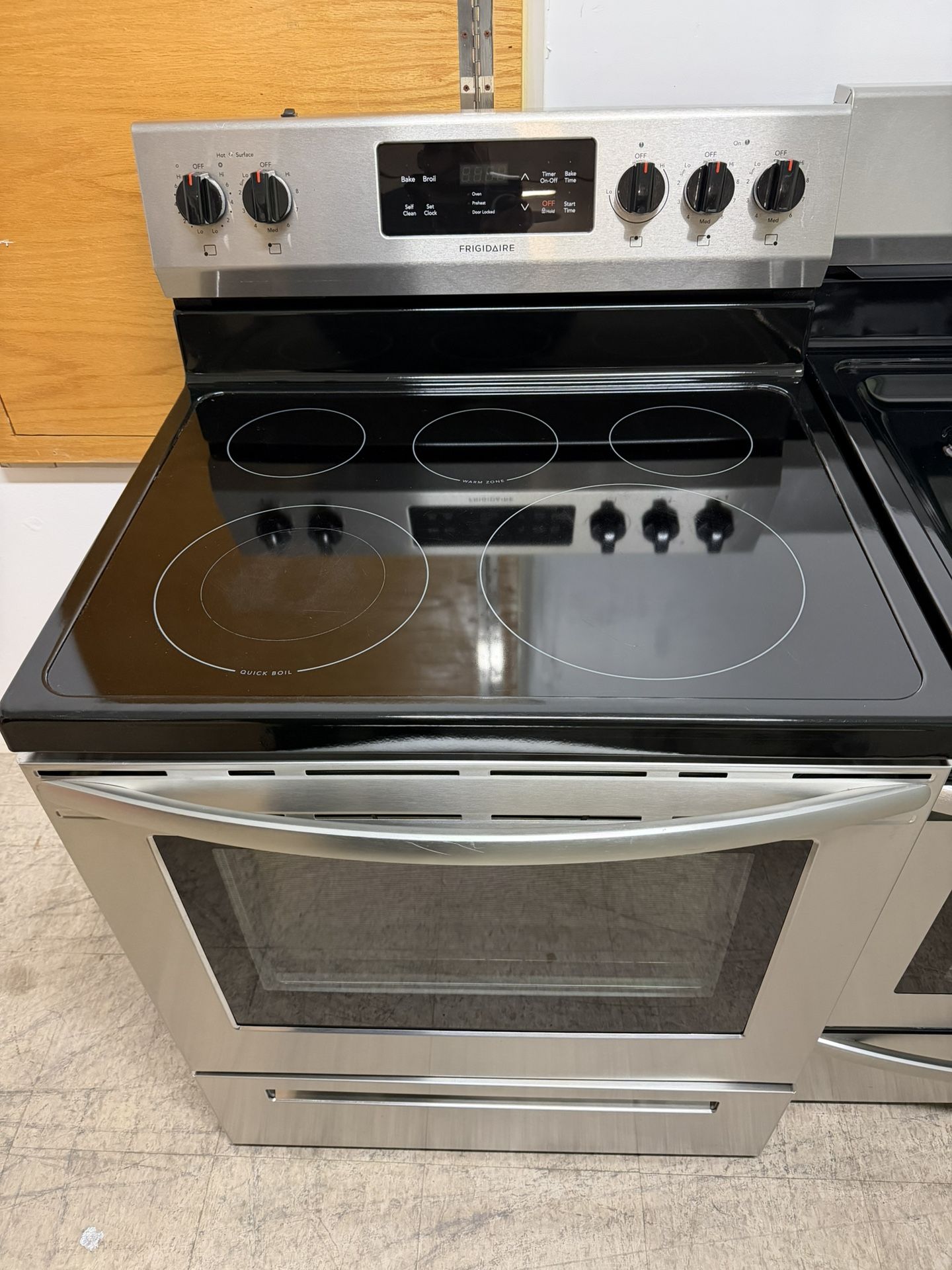 Frigidaire Electric Stove