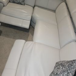 SECTIONAL 100% LEATHER RECLINER ⚡ ELECTRIC WHITE COLOR... DELIVERY SERVICE AVAILABLE 🚚💥🚚