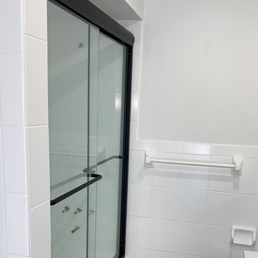 Slinding Slinding Shower Doors for Sale in Palm Beach Gardens, FL - OfferUp