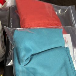 Pillowcases red.  One tuq cost 1.00. Each