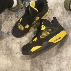Jordan 4 Thunder Size 9.5