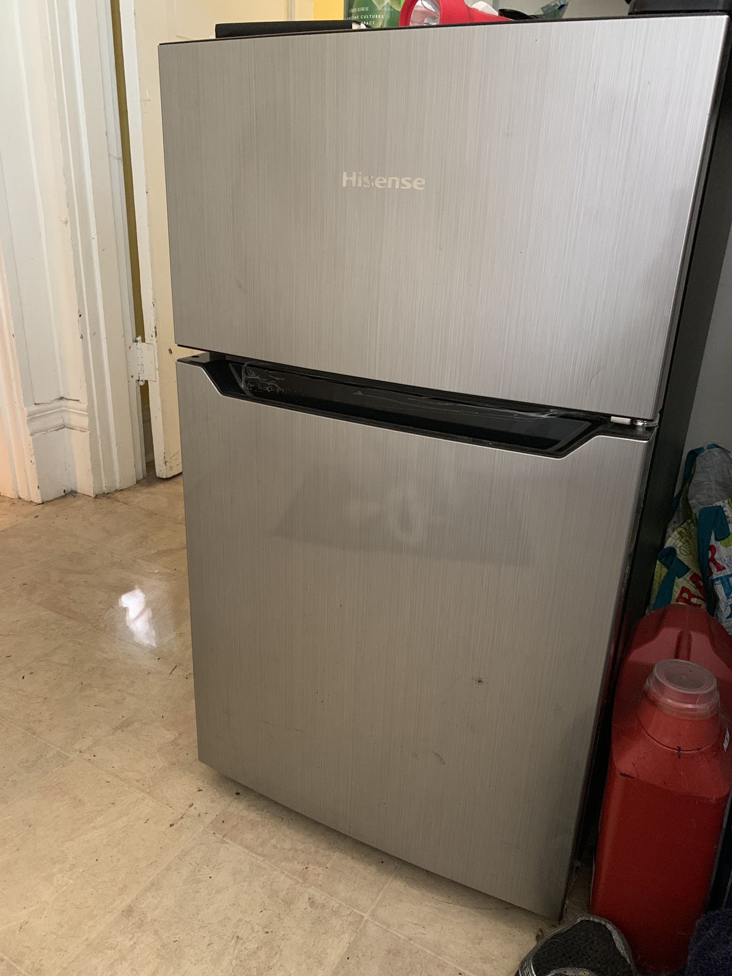 Hisense mini fridge