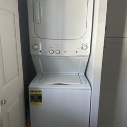 GE Appliance Stacked Washer & Dryer 