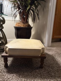 Vintage Ethan Allen 1960’s Ottoman