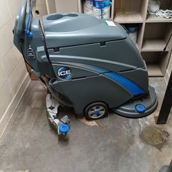Ice Gym Floor Scrubber 