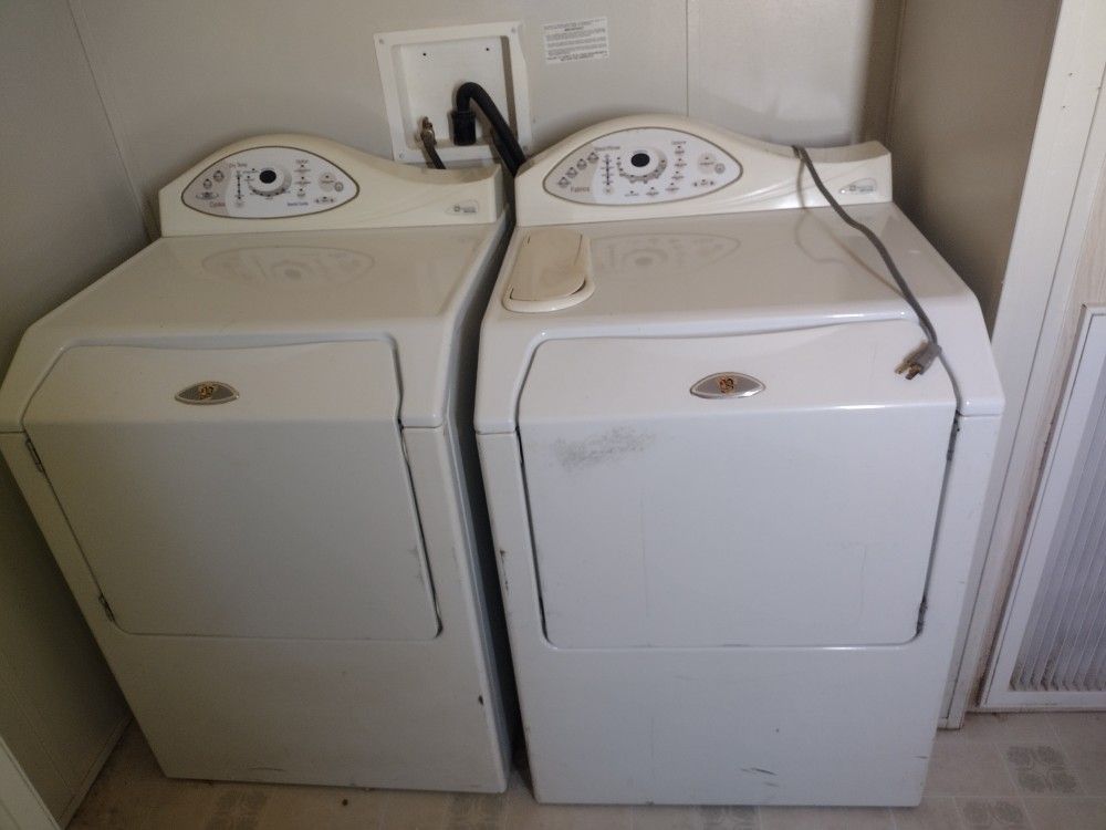 Washer and dryer Maytag Neptune