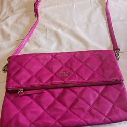 BEAUTIFUL HOT PINK KATE SPADE CROSSBODY PURSE......😁😊😍