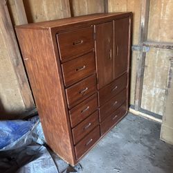 Dresser