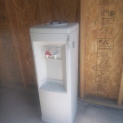 Water Dispenser 