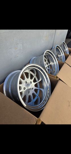 17" American Racing VN477  17x11 billets