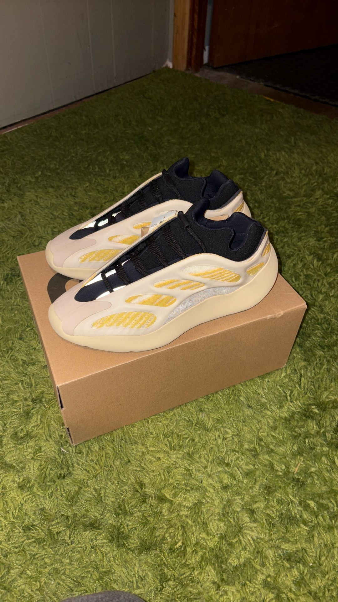 Adidas Yeezy 700 V3 ‘Safflower’ Sneakers