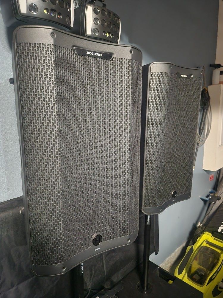 Harbinger V3415 DJ Speakers . Pair