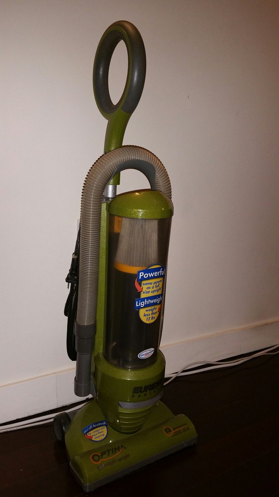 Working Eureka Optima Vacuum green