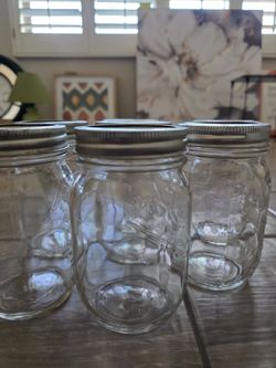 Kerr Regular Mouth Pint Glass Mason Jars with Lids and Bands, 16 oz., 8 count