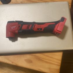 Milwaukee Oscilator