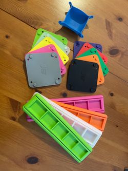 11 collapsible bit bowls & 4 player trays
