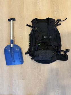 Lib Tech Snowboard Backpack (Black/Camo) + Avalanche Shovel Package – Tacoma