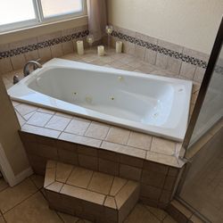 Jacuzzi Tub 550dlls